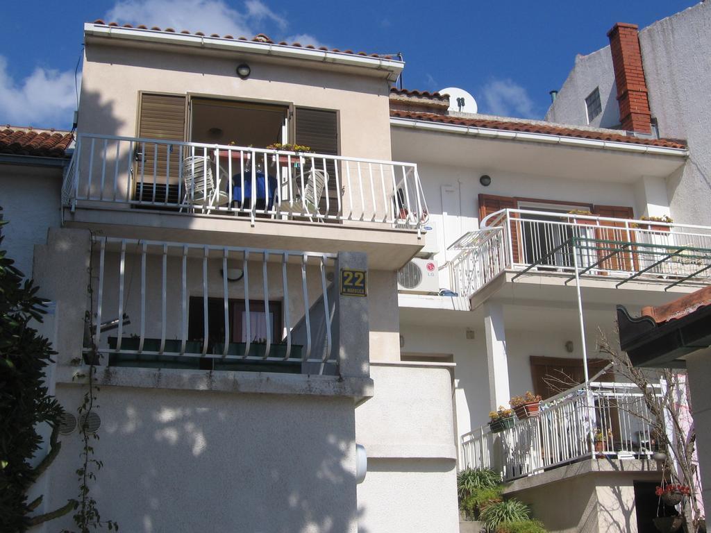 Apartments Marjanovic Bol Bagian luar foto