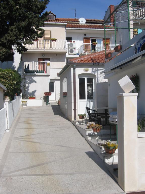 Apartments Marjanovic Bol Bagian luar foto