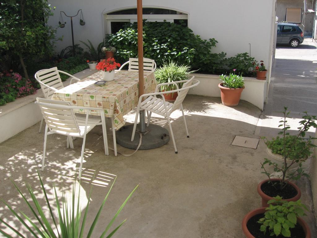 Apartments Marjanovic Bol Bagian luar foto