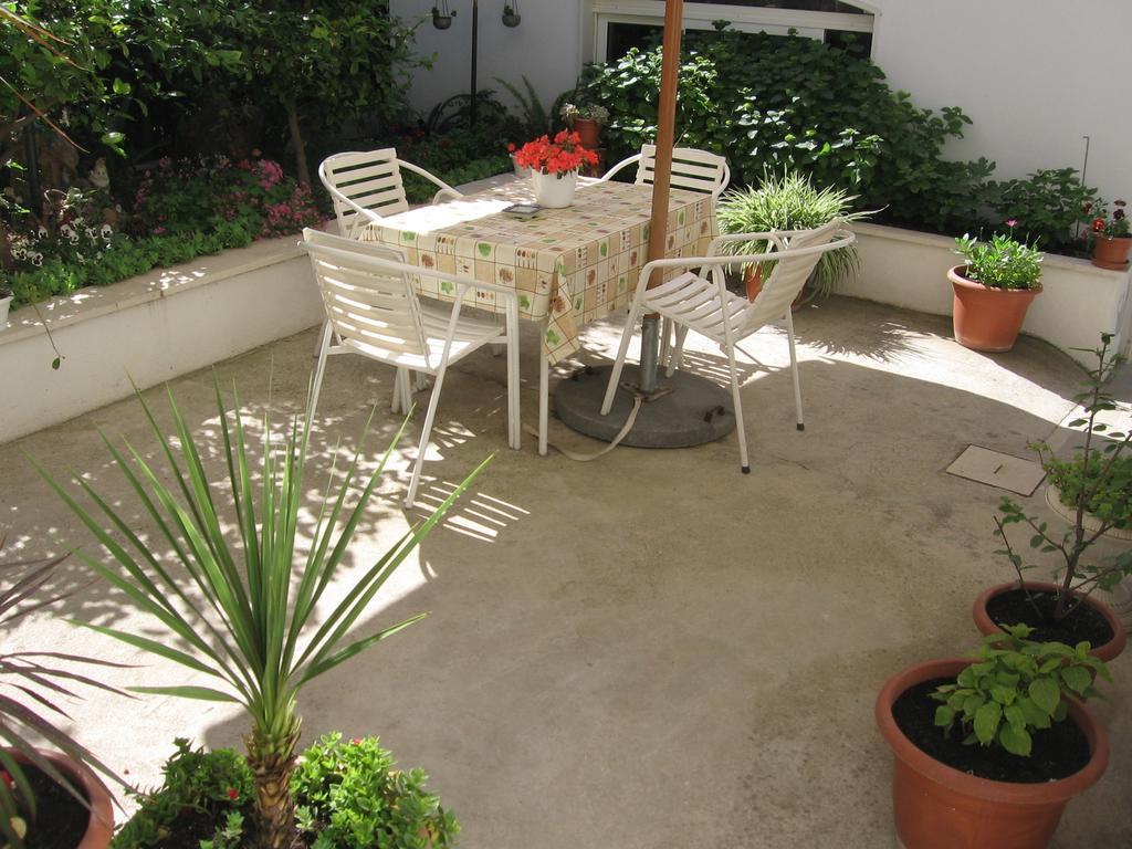 Apartments Marjanovic Bol Bagian luar foto